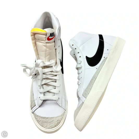 Shoes Sneakers By Nike In White, Size: 9