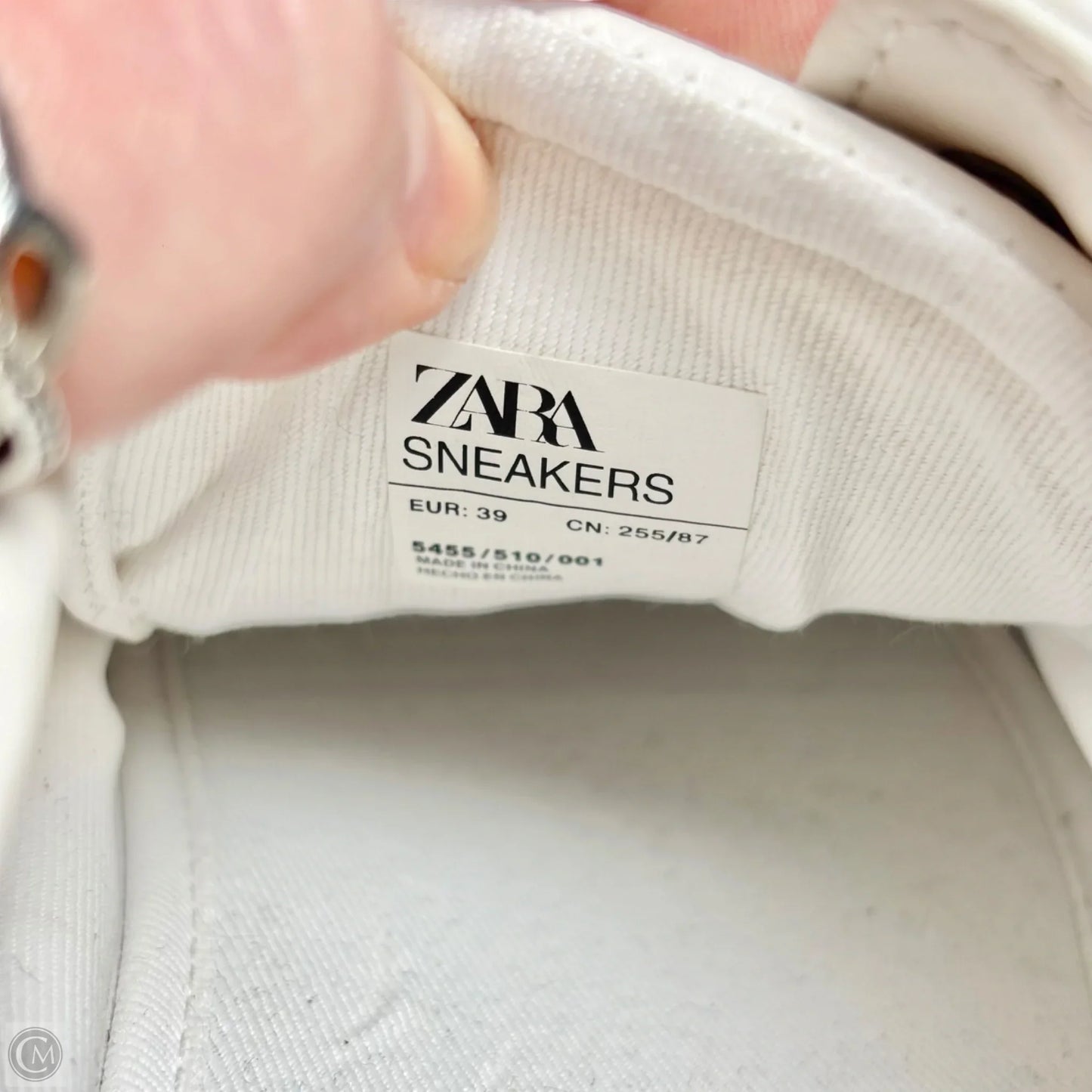 Shoes Sneakers By Zara In White, Size: 8.5