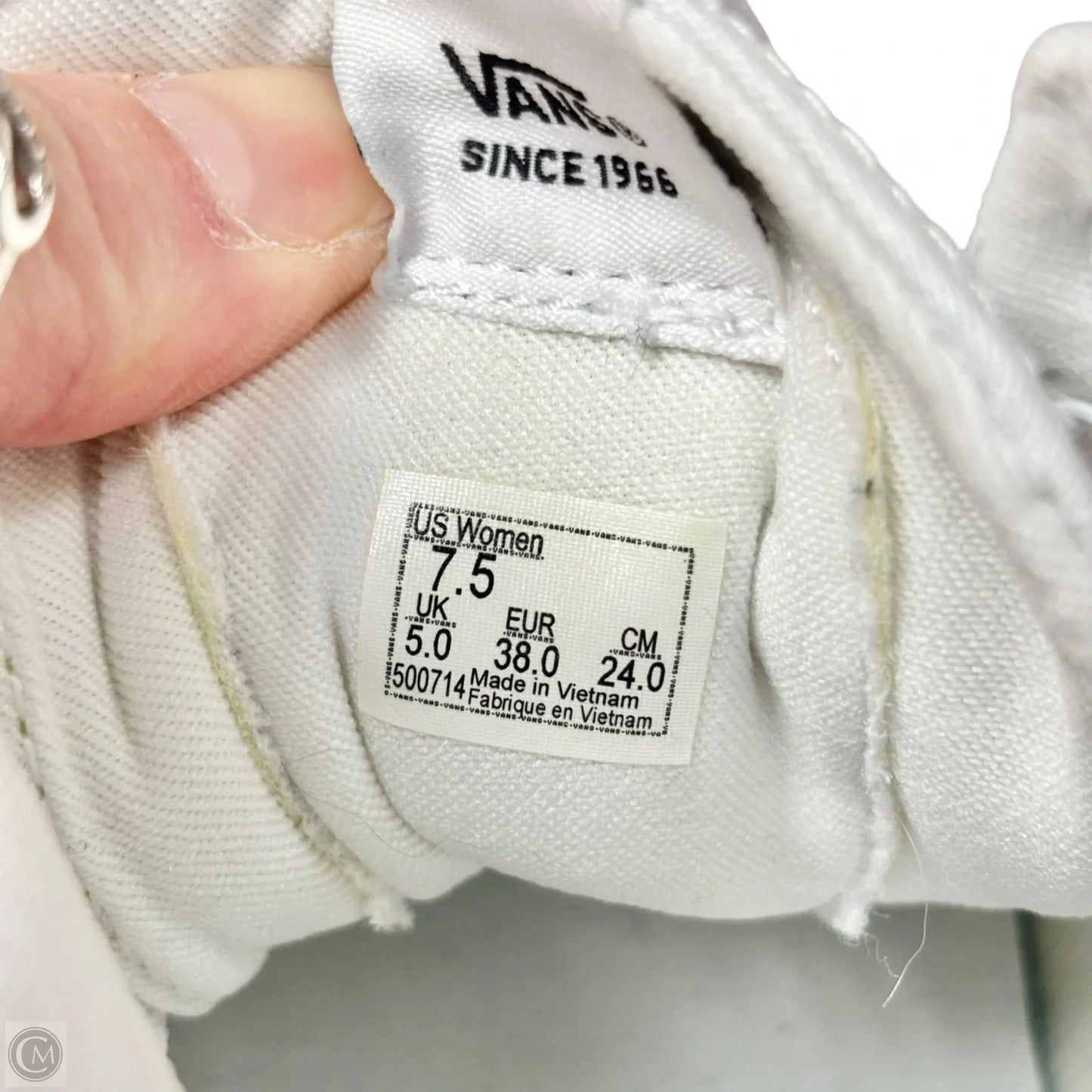Shoes Sneakers By Vans In White, Size: 7.5