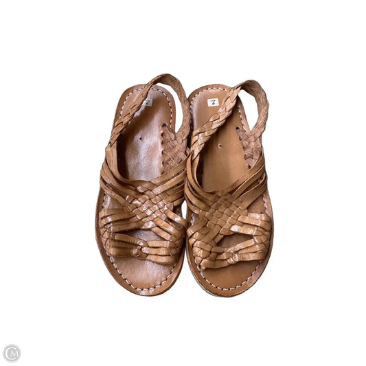 Sandals Flats By Clothes Mentor In Tan, Size: 6