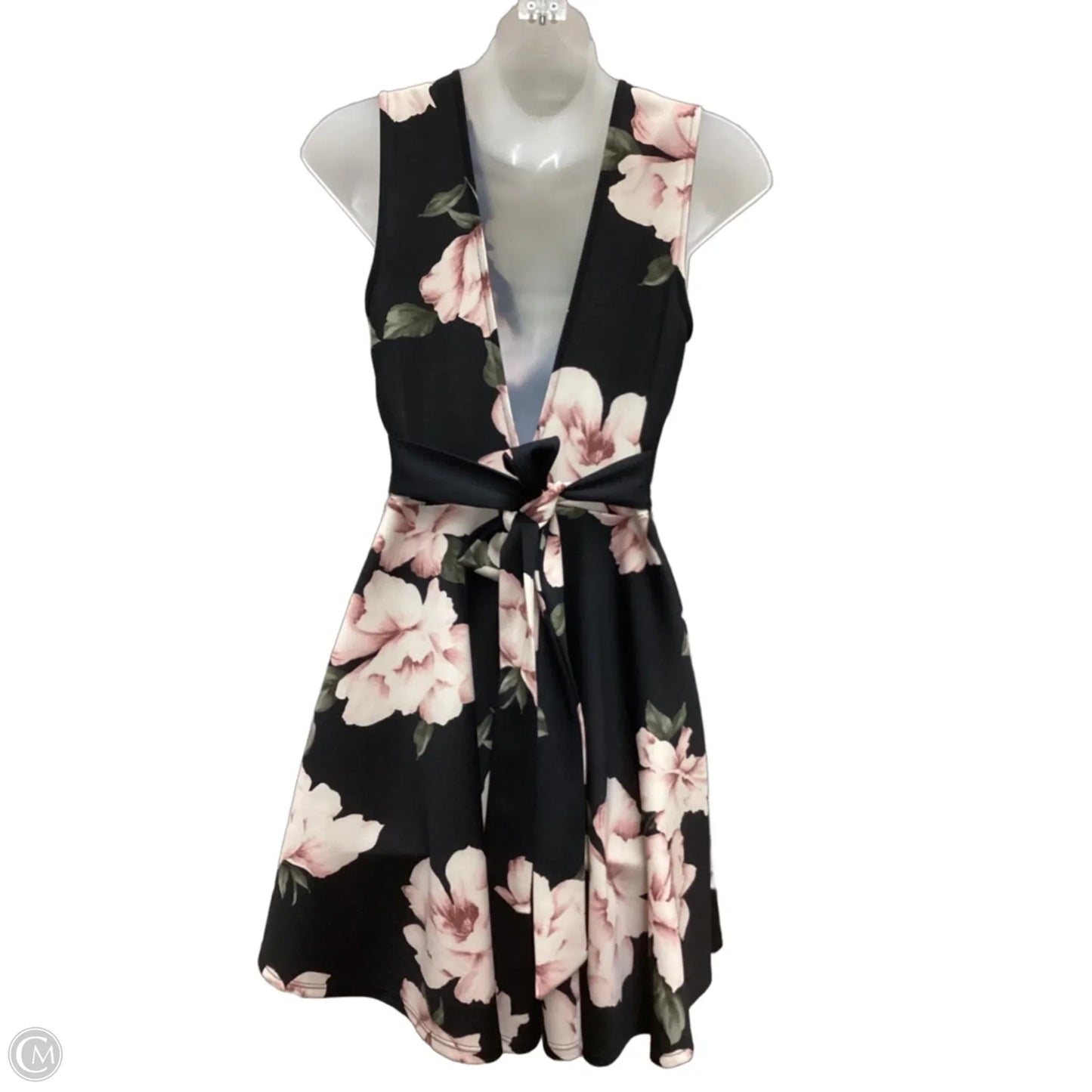 Dress Party Short By Clothes Mentor In Floral Print, Size: M