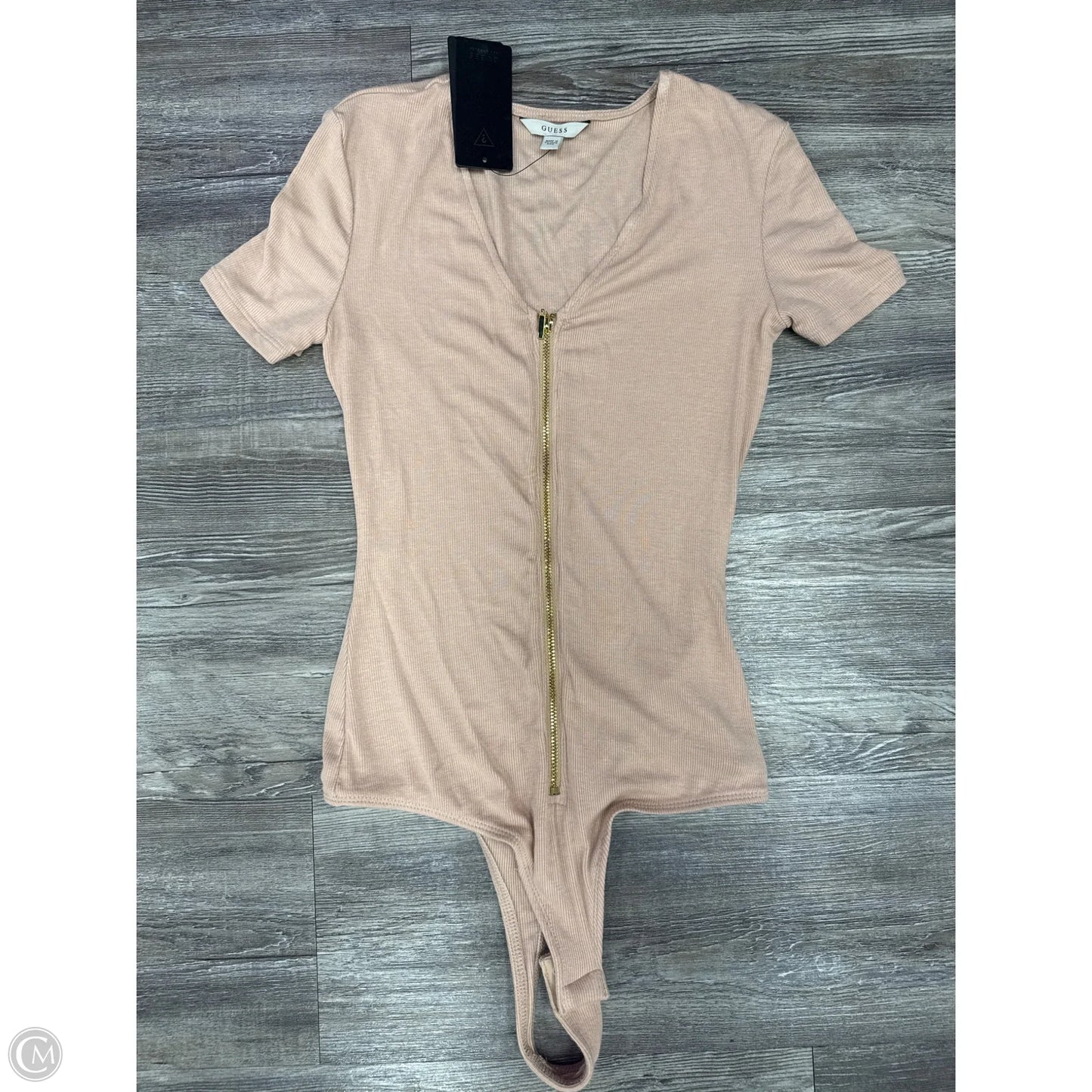 Top Short Sleeve By Guess In Pink, Size: Xxs