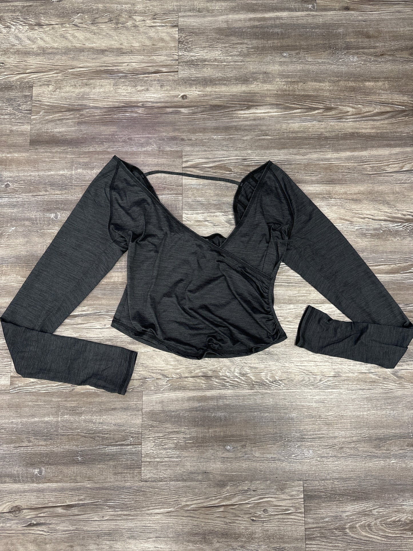 Athletic Top Long Sleeve Crewneck By Free People In Grey, Size: M