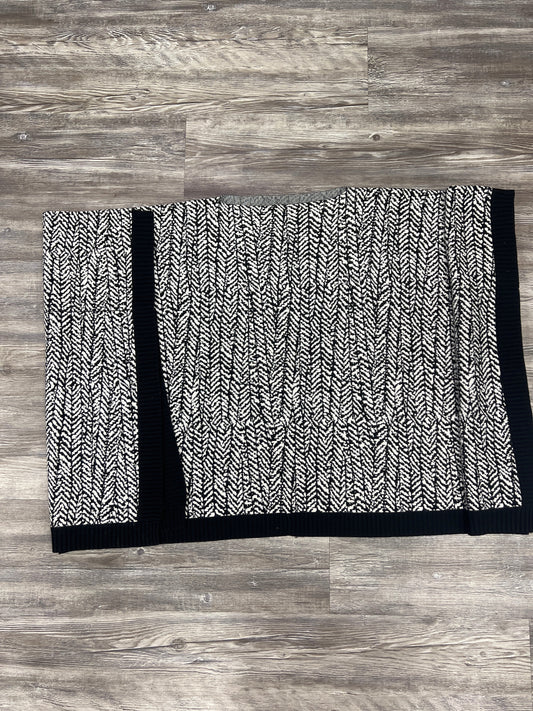 Geometric Pattern Shawl Lululemon, Size Os