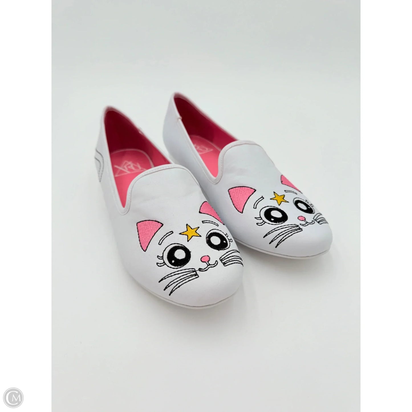 Shoes Flats By Yru In White, Size: 9