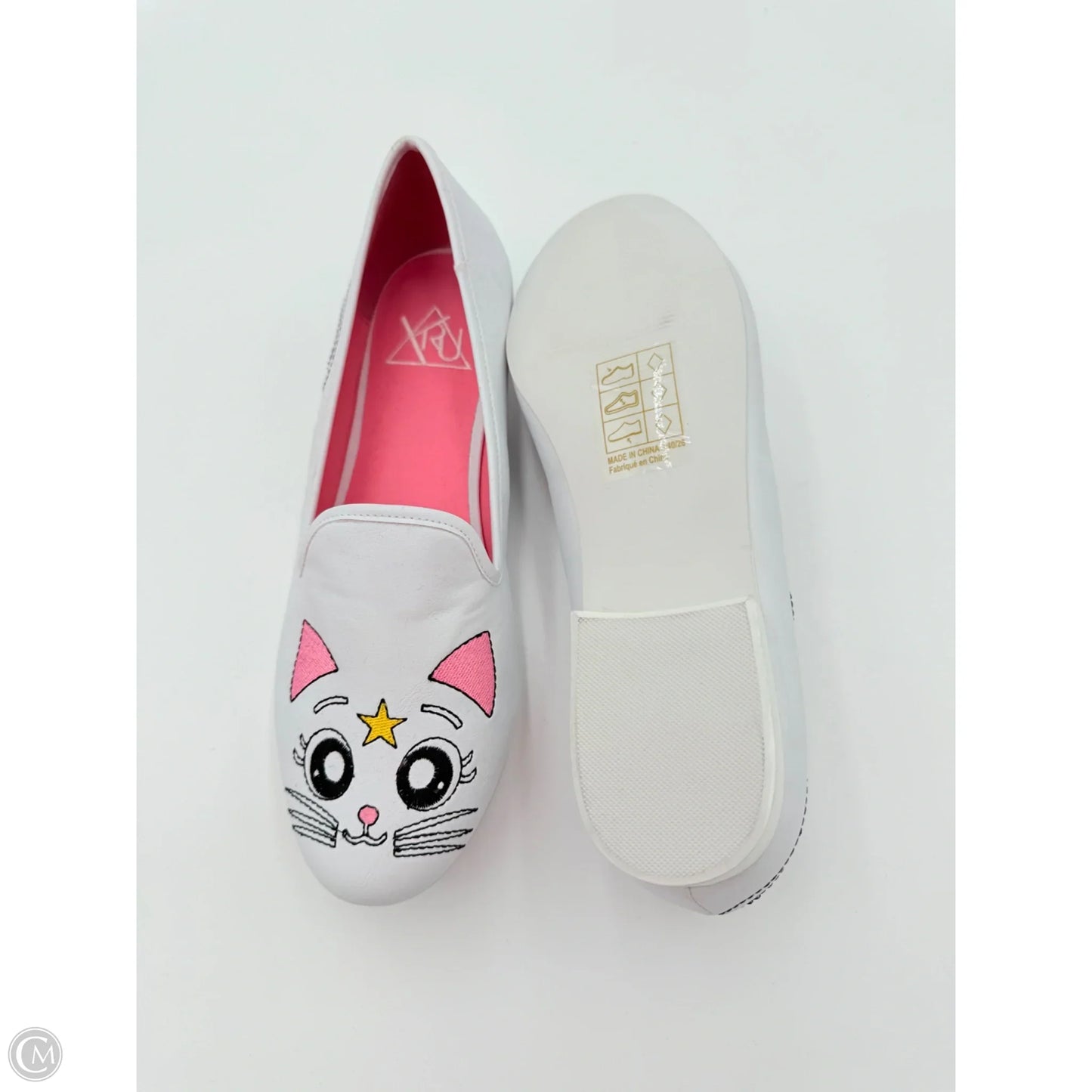 Shoes Flats By Yru In White, Size: 9
