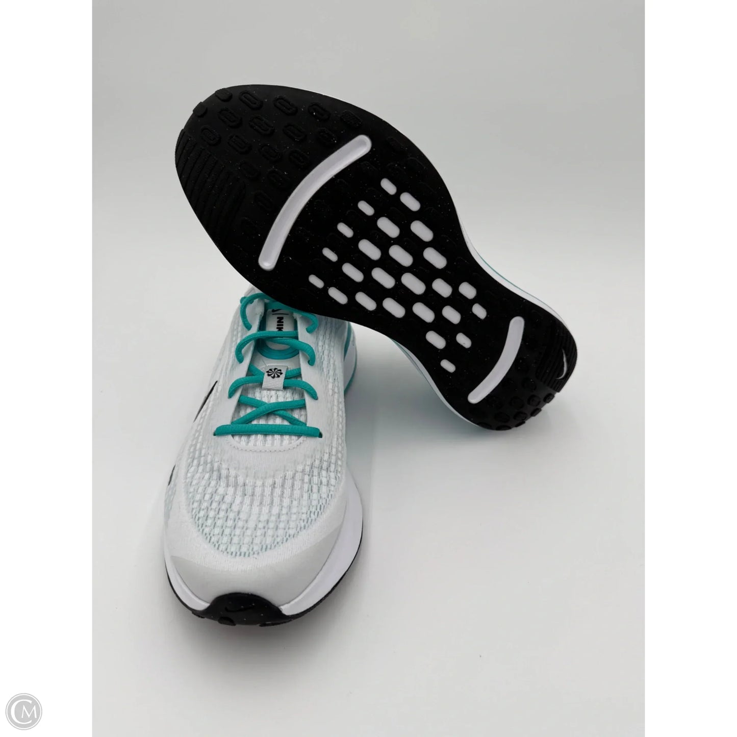 Shoes Athletic By Nike In White, Size: 11