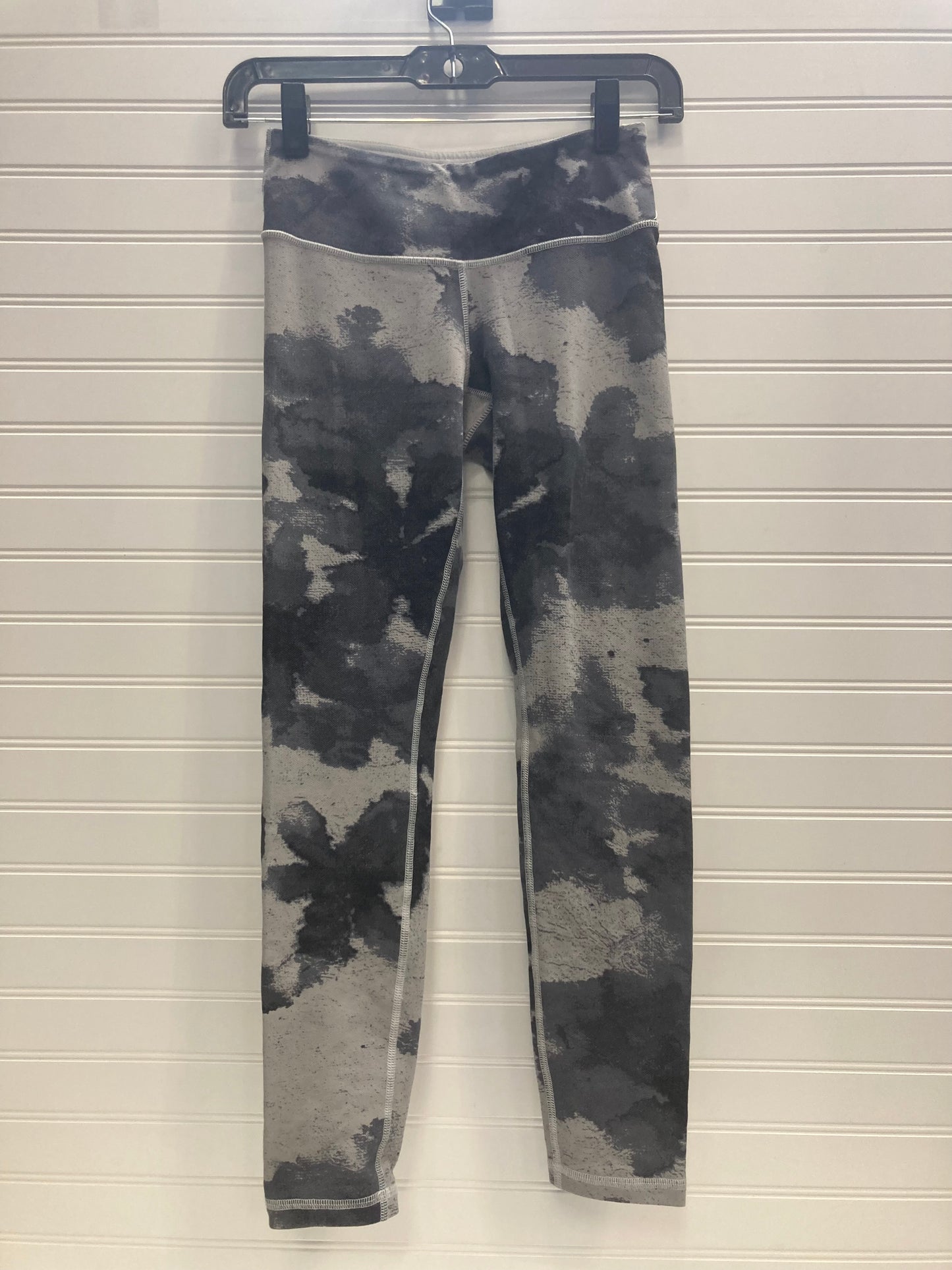 Athletic Leggings Capris By Lululemon  Size: 2