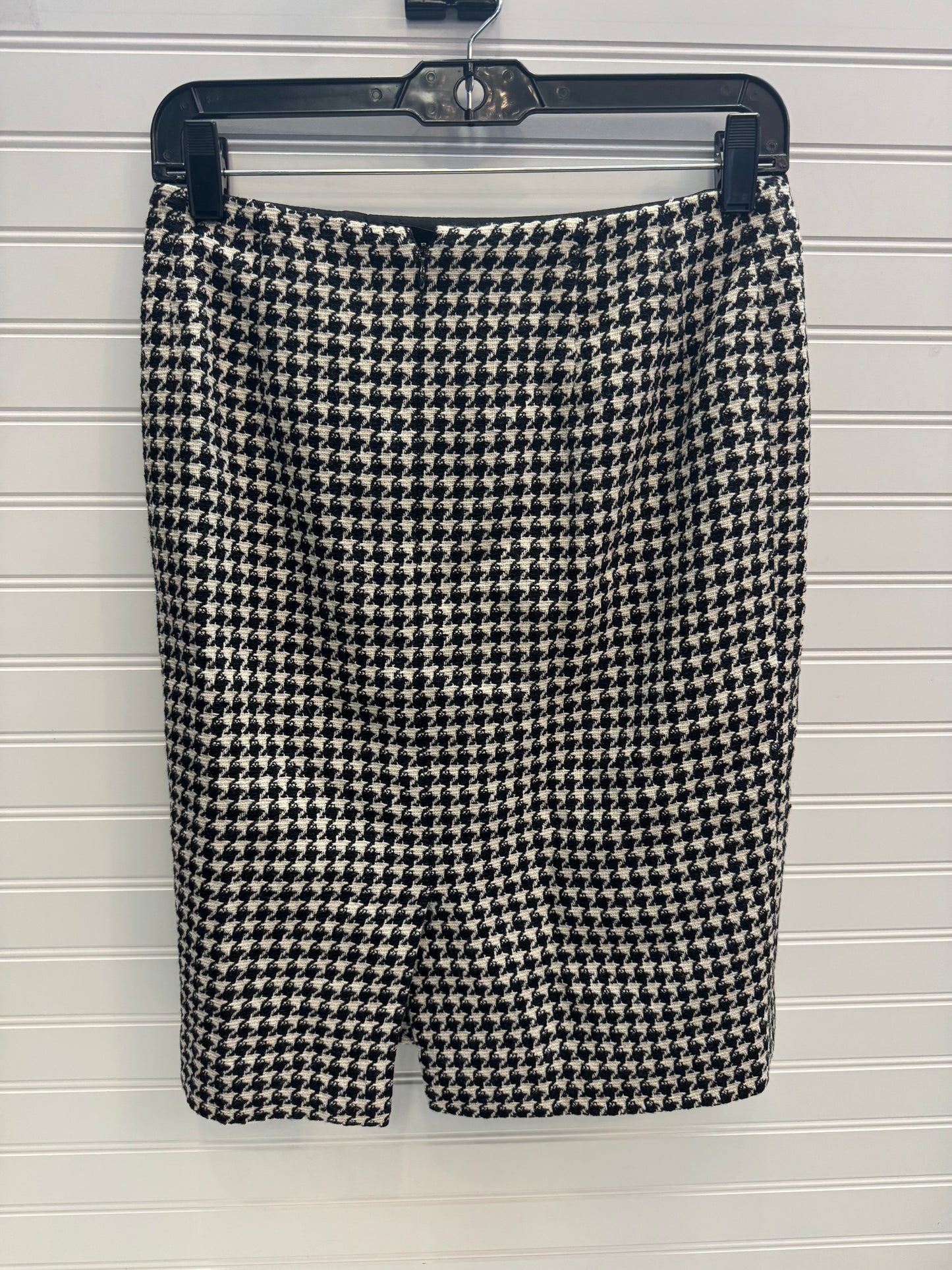 Skirt Mini & Short By Carlisle  In Black & White, Size: 2