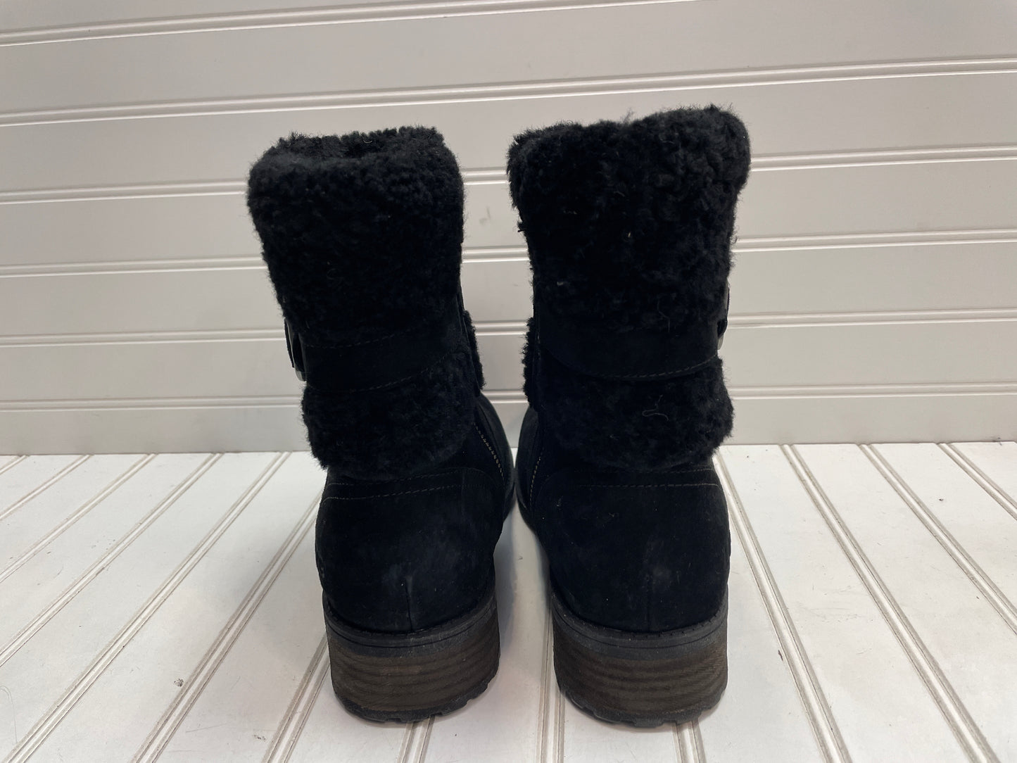 Boots Designer By Ugg In Black, Size: 9