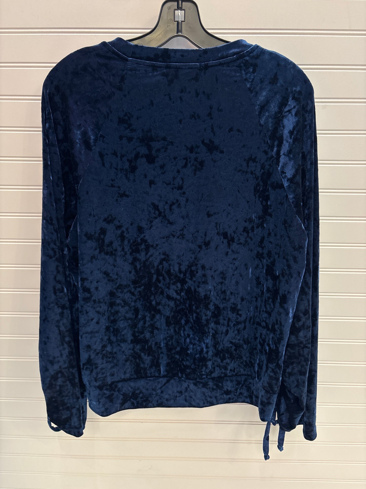 Top Long Sleeve By Ro & De In Navy, Size: M