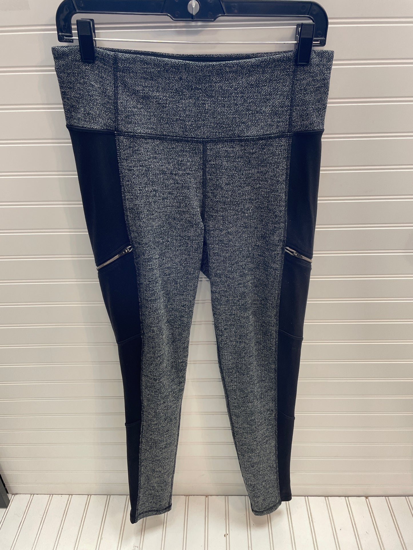 Athletic Leggings By Athleta In Black & Grey, Size: M