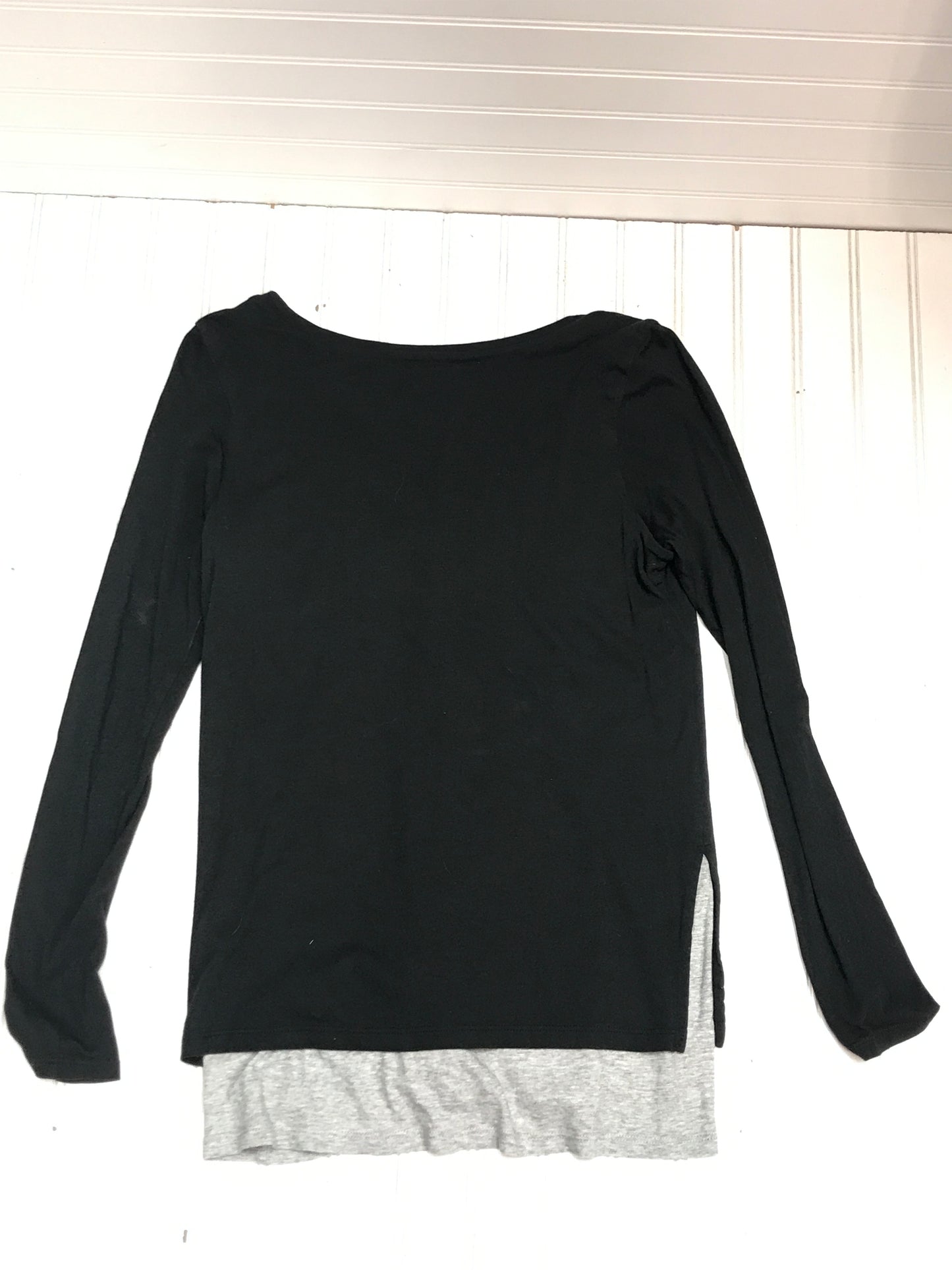 Top Long Sleeve By Vince In Black & Grey, Size: Xs