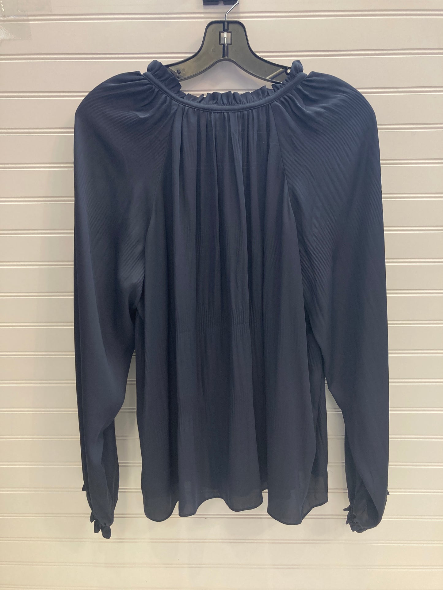 Top Long Sleeve By Current Air In Navy, Size: M