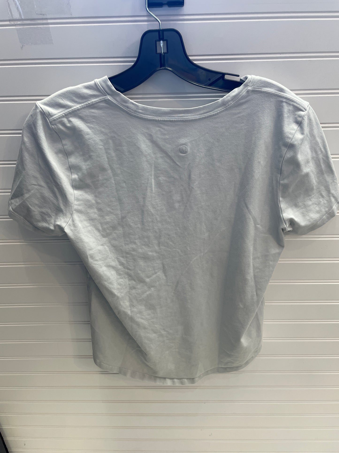 Athletic Top Short Sleeve By Lululemon In Grey, Size: 4