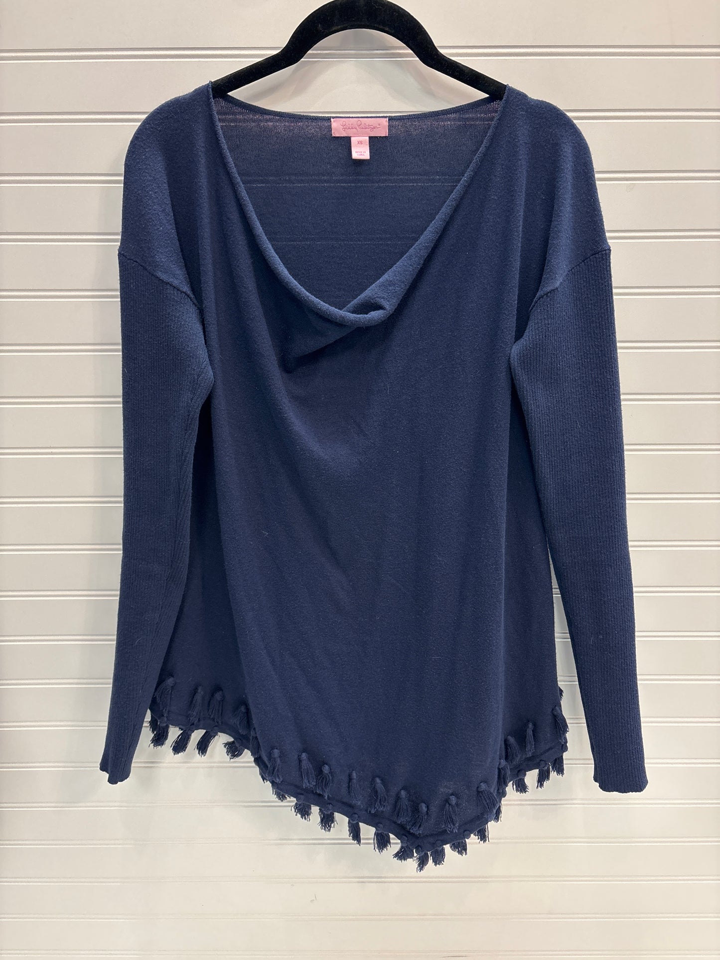 Top Long Sleeve Designer By Lilly Pulitzer In Navy, Size: Xs