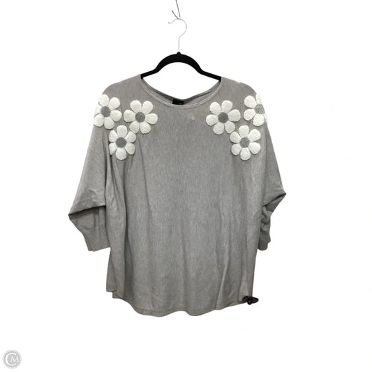 Top Short Sleeve By Aaeda In Grey, Size: 1x