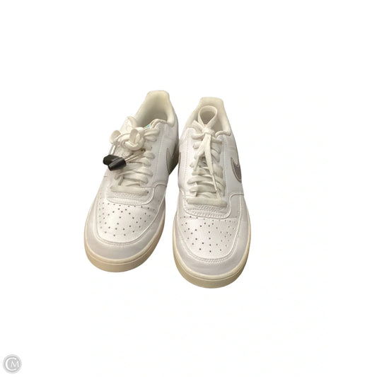Shoes Sneakers By Nike In White, Size: 9