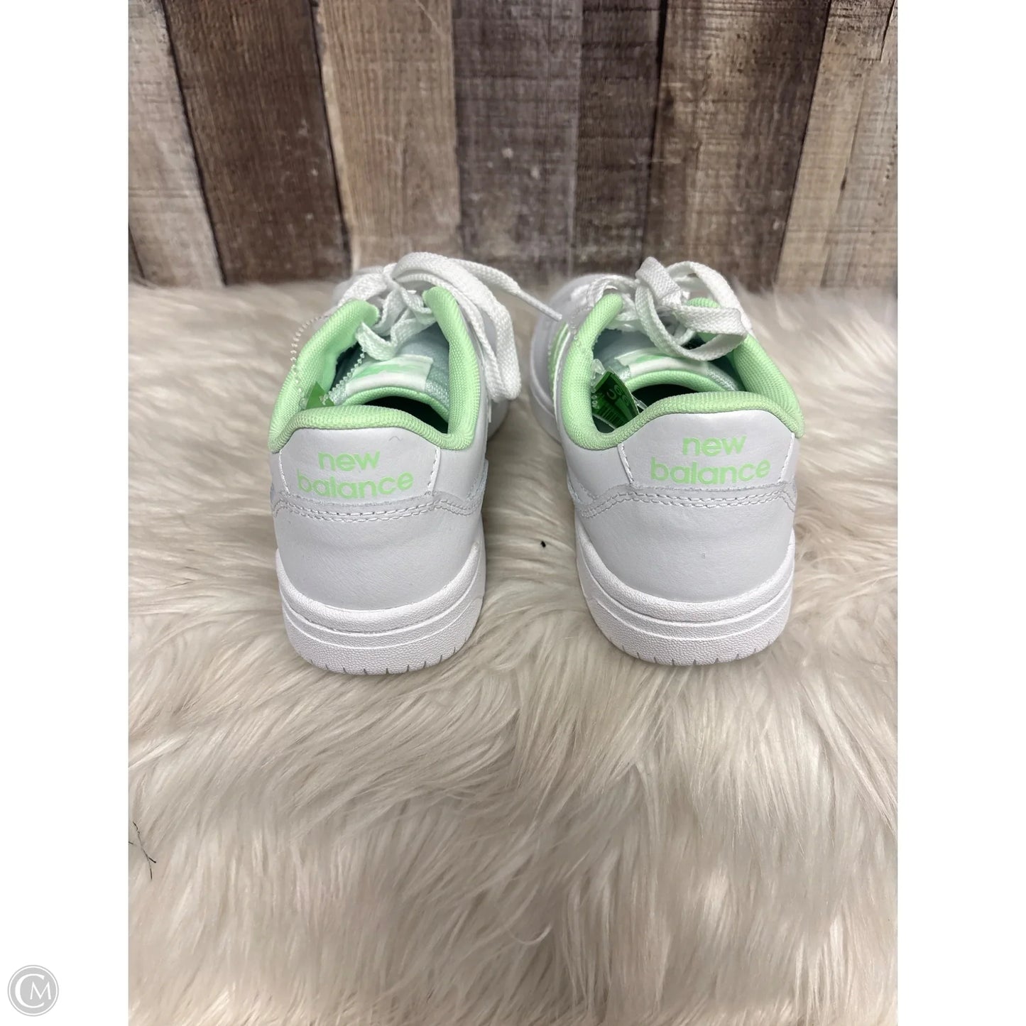 Shoes Athletic By New Balance In Green & White, Size: 8.5