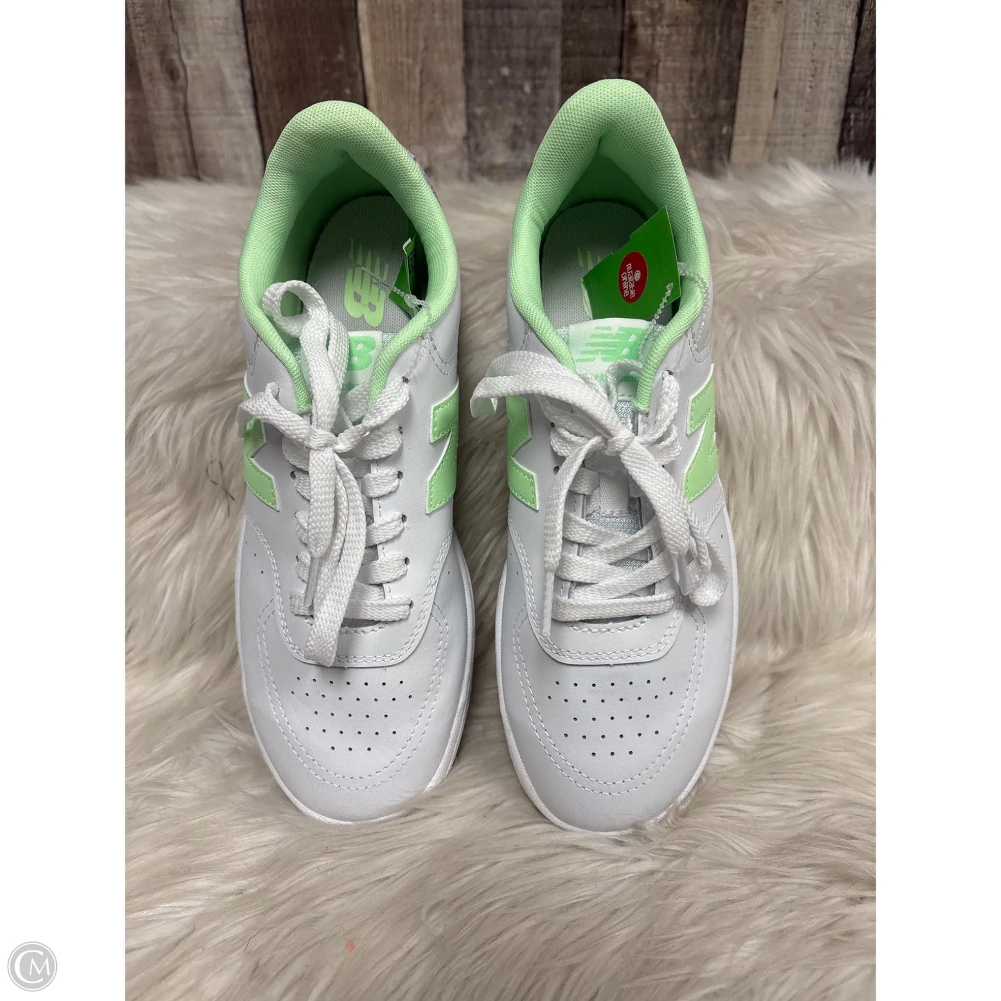 Shoes Athletic By New Balance In Green & White, Size: 8.5