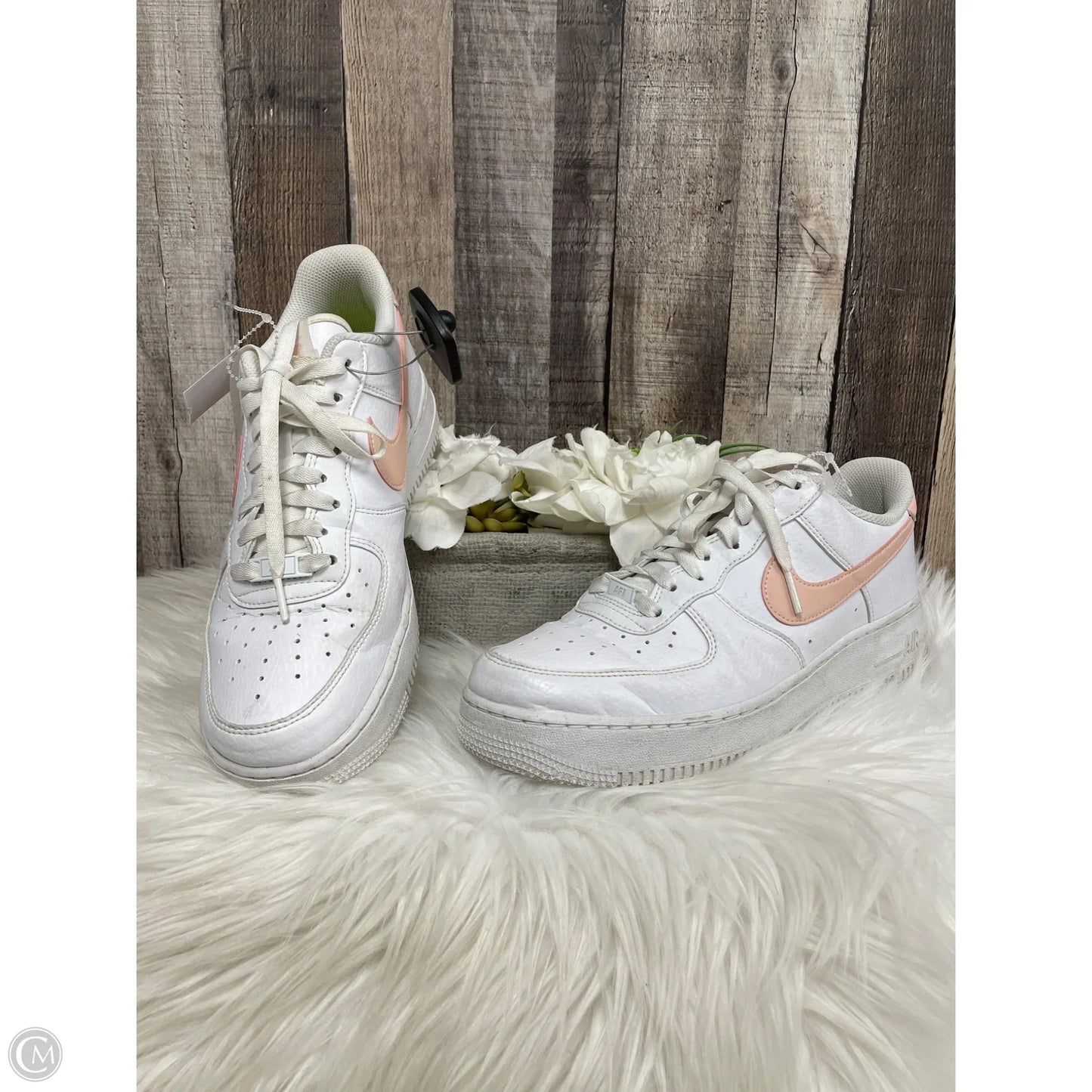 Shoes Athletic By Nike In Pink & White, Size: 10.5