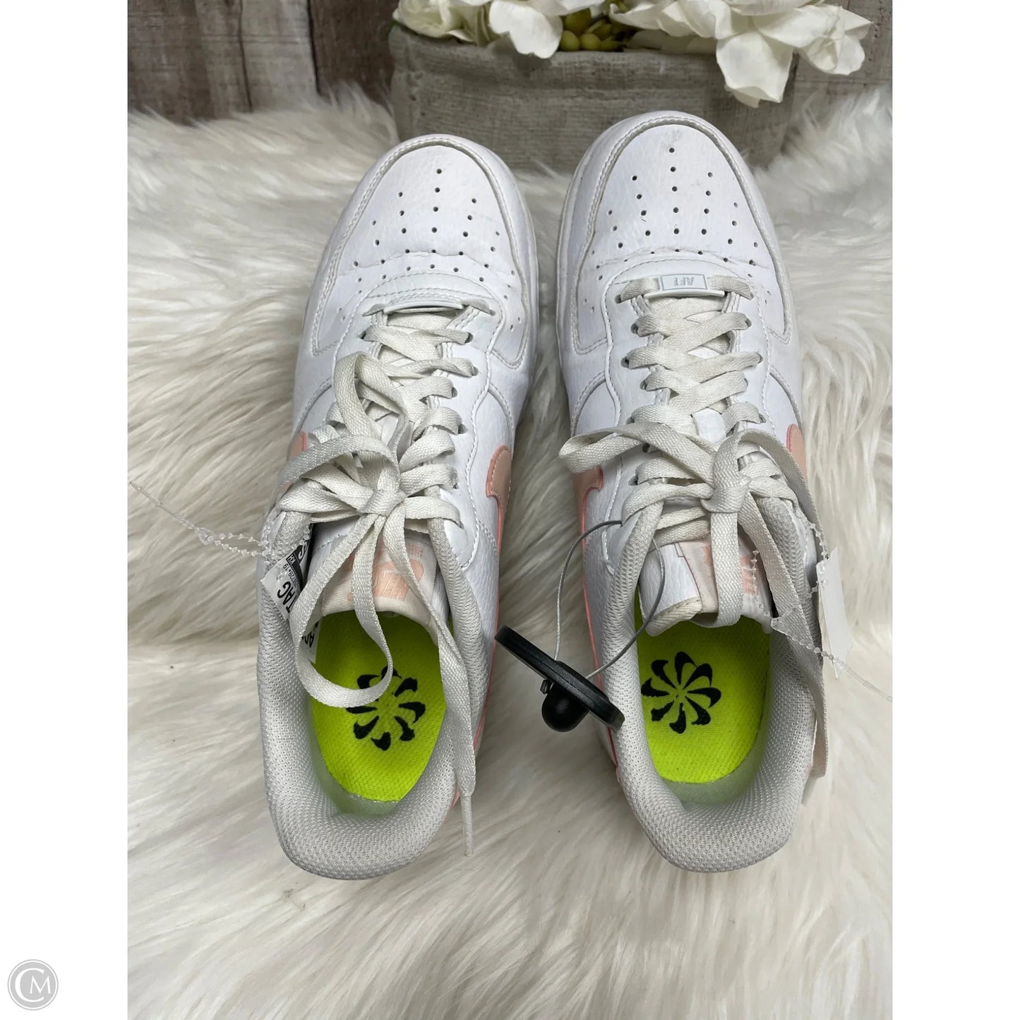 Shoes Athletic By Nike In Pink & White, Size: 10.5