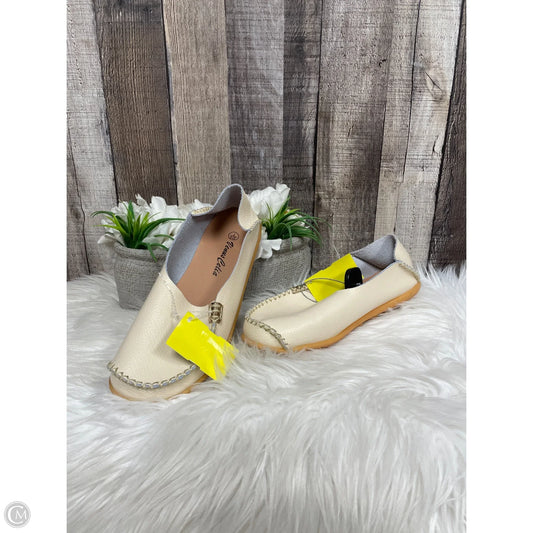 Shoes Flats By Cme In Cream, Size: 7