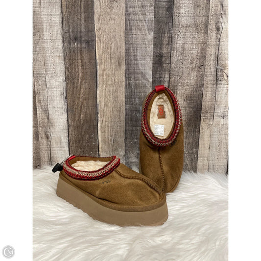 Shoes Designer By Ugg In Brown & Red, Size: 5