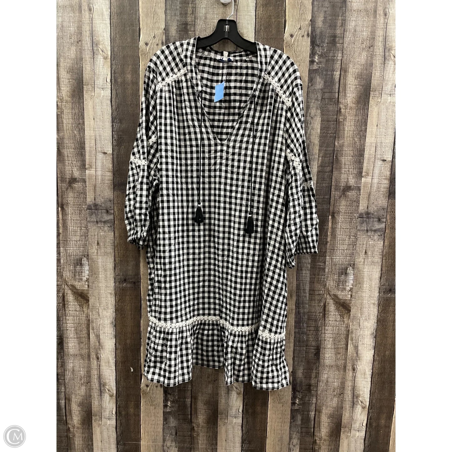 Dress Casual Short By Crown And Ivy In Checkered Pattern, Size: 4x