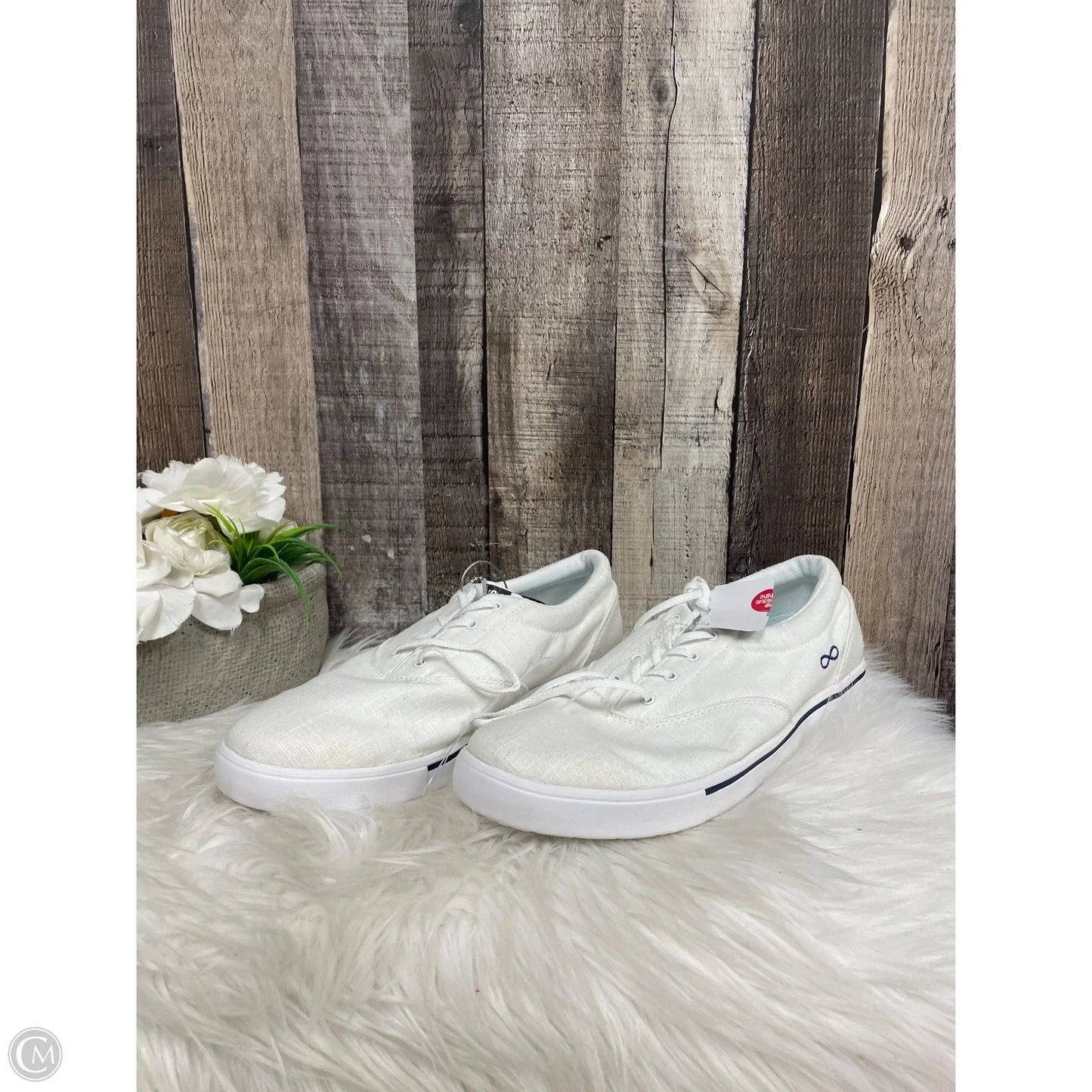 Shoes Sneakers By Cherokee In White, Size: 9.5