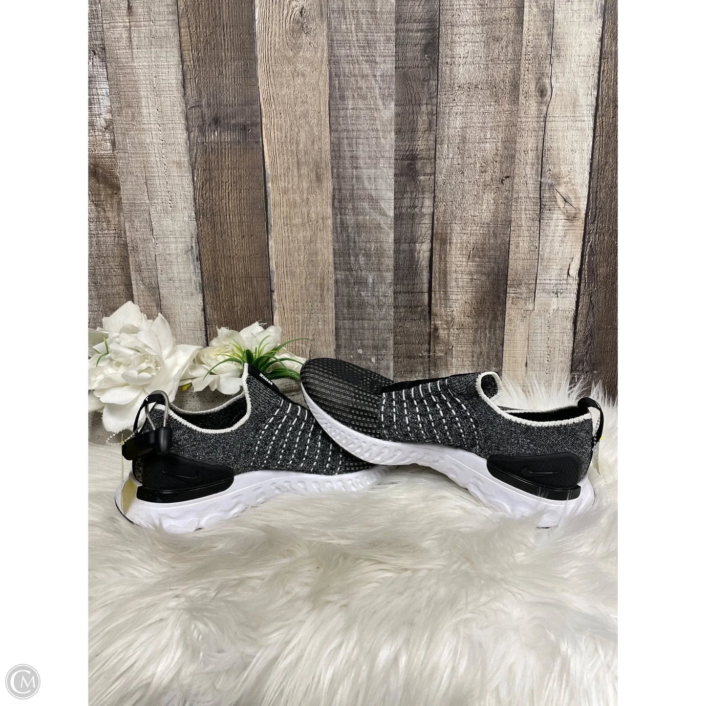 Shoes Athletic By Nike In Black & White, Size: 9.5