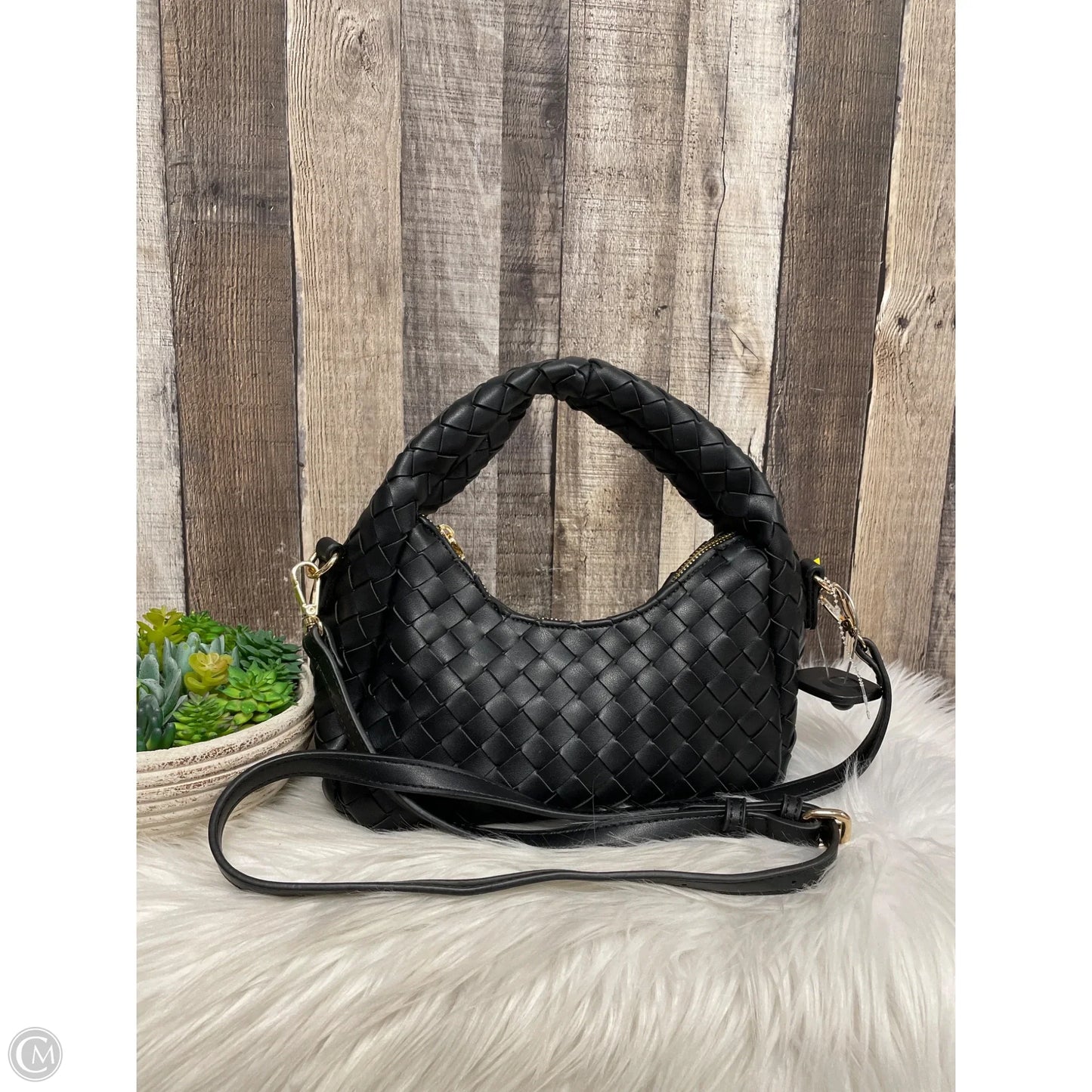 Crossbody By Urban Expressions, Size: Medium