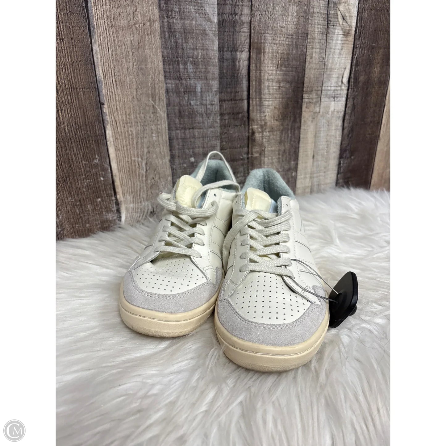 Shoes Sneakers By Gola In White, Size: 7