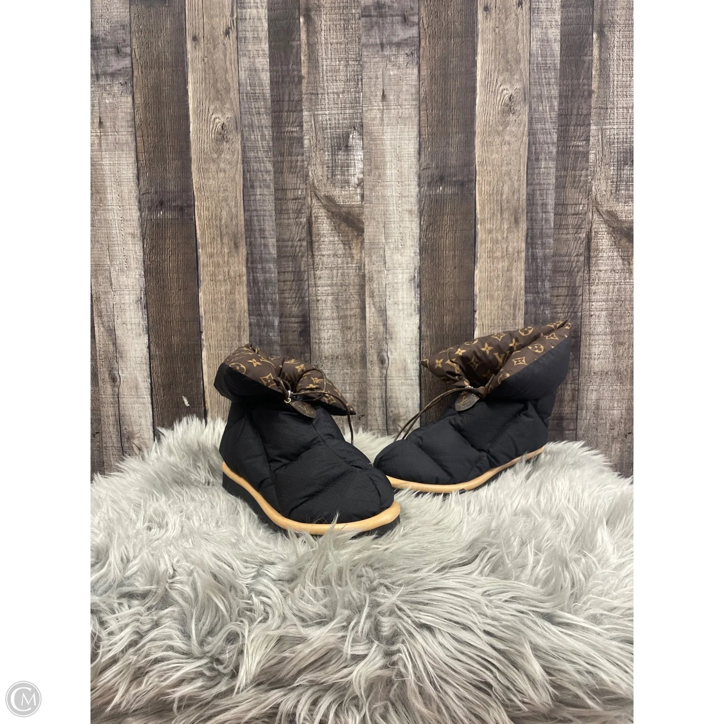 Boots Luxury Designer By Louis Vuitton In Black, Size: 10