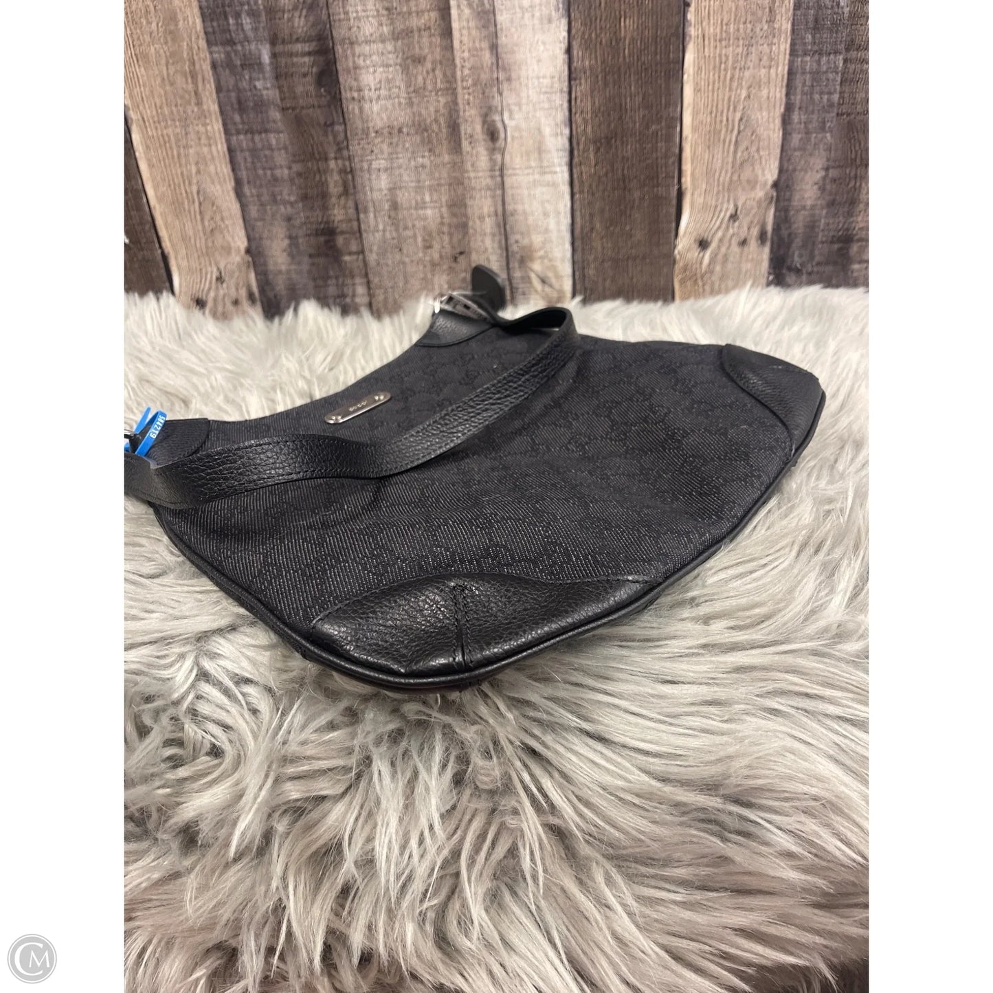 Handbag Luxury Designer By Gucci, Size: Medium