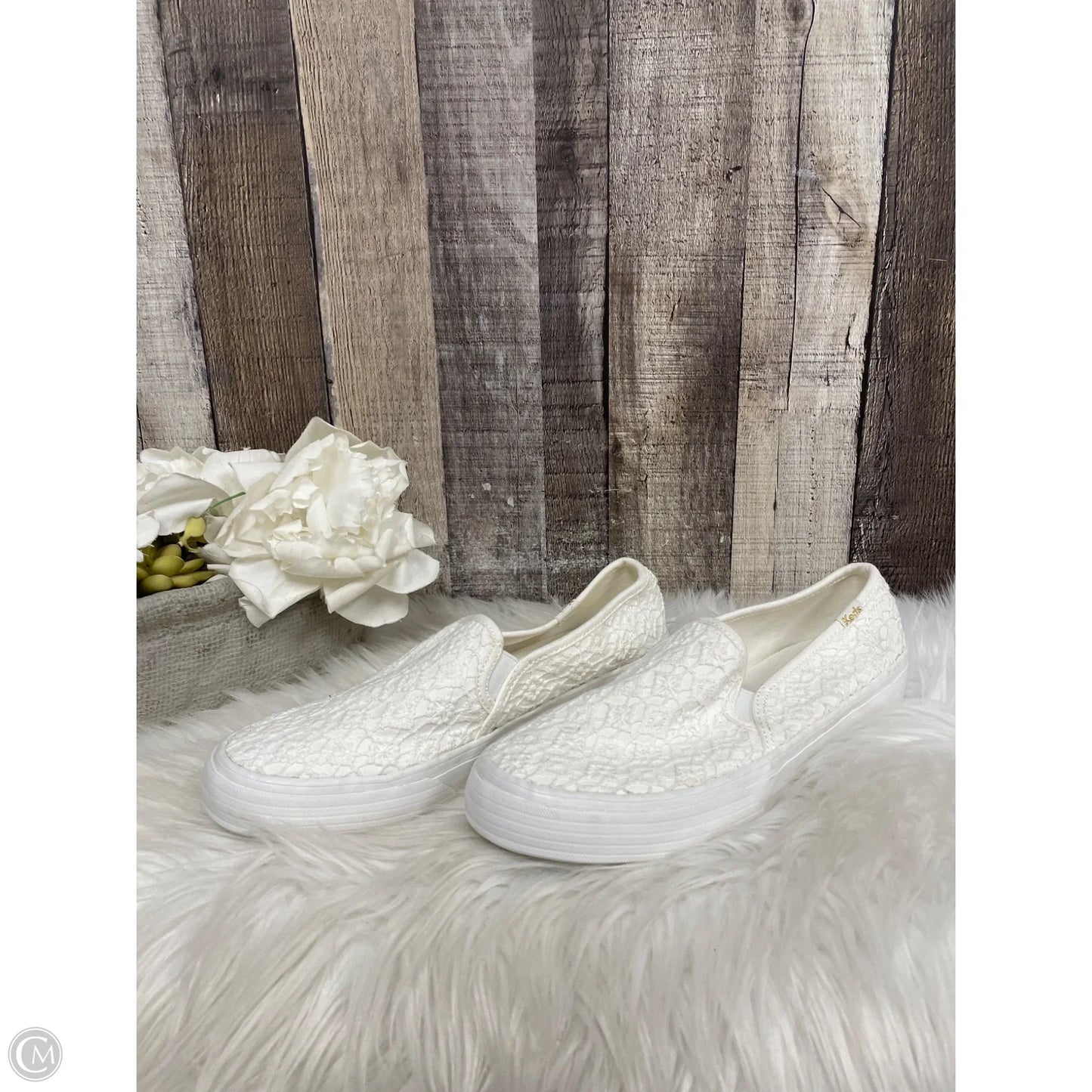 Shoes Sneakers By Keds In White, Size: 7.5