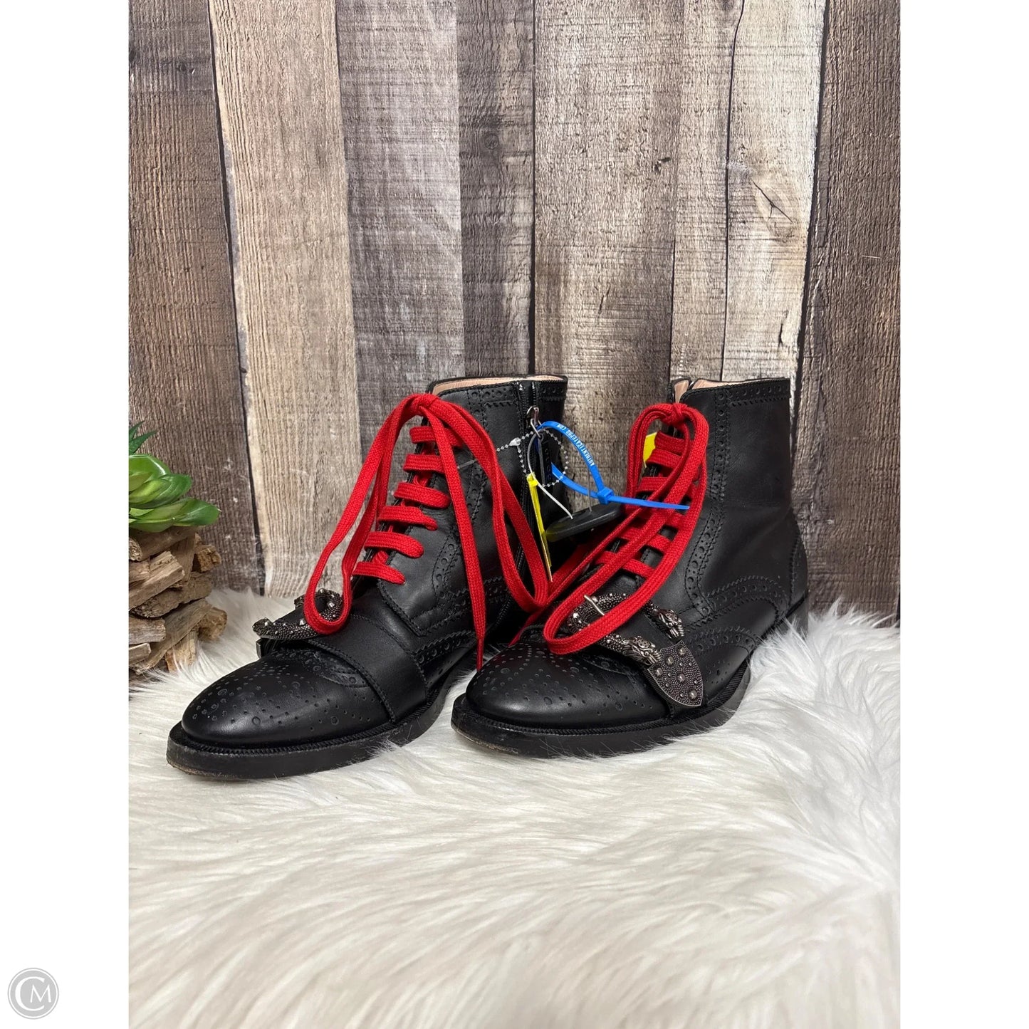 Boots Luxury Designer By Gucci In Black, Size: 9