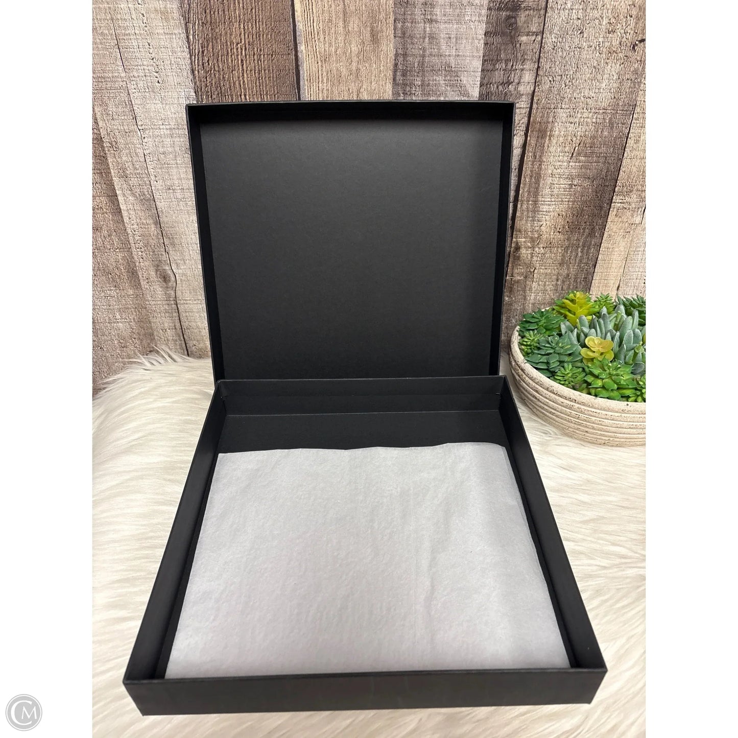 Accessory Luxury Designer Label By Gucci, Size: Medium