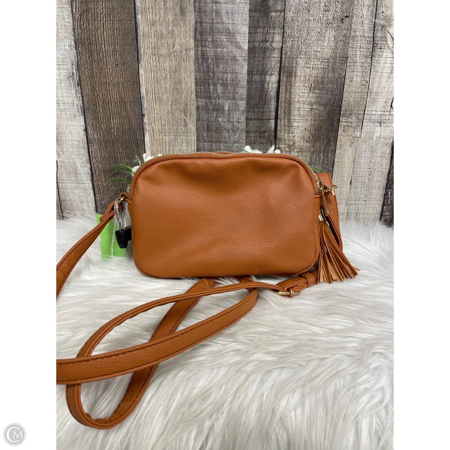 Crossbody By Cmf, Size: Small