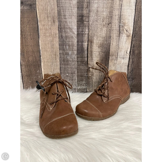 Shoes Flats By Boc In Brown, Size: 8