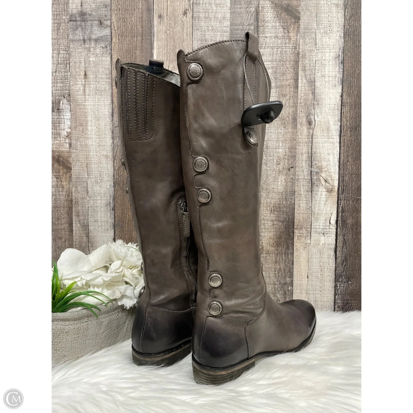 Boots Knee Flats By Arturo Chiang In Taupe, Size: 8.5