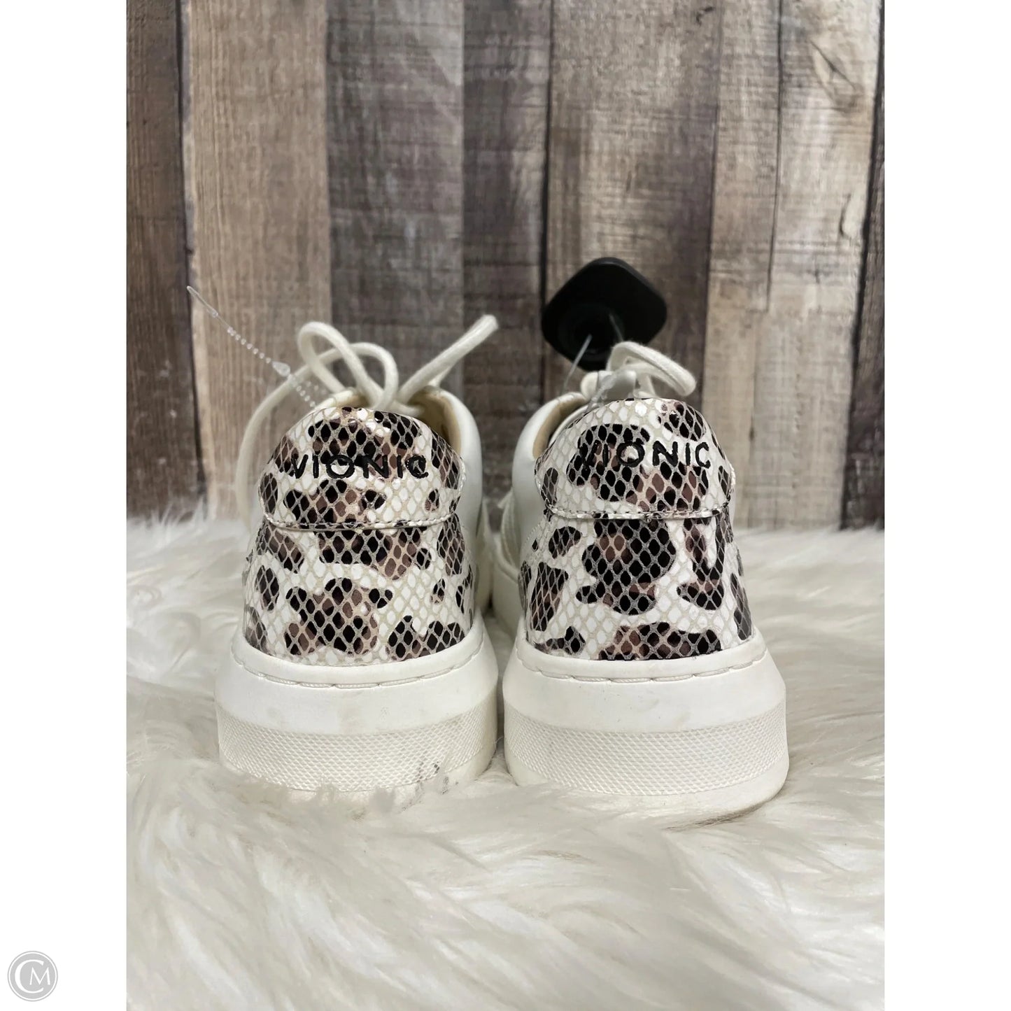 Shoes Sneakers By Vionic In Animal Print, Size: 6
