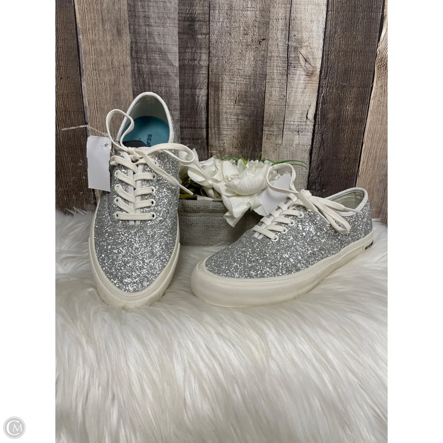 Shoes Sneakers By Cme In Silver, Size: 10