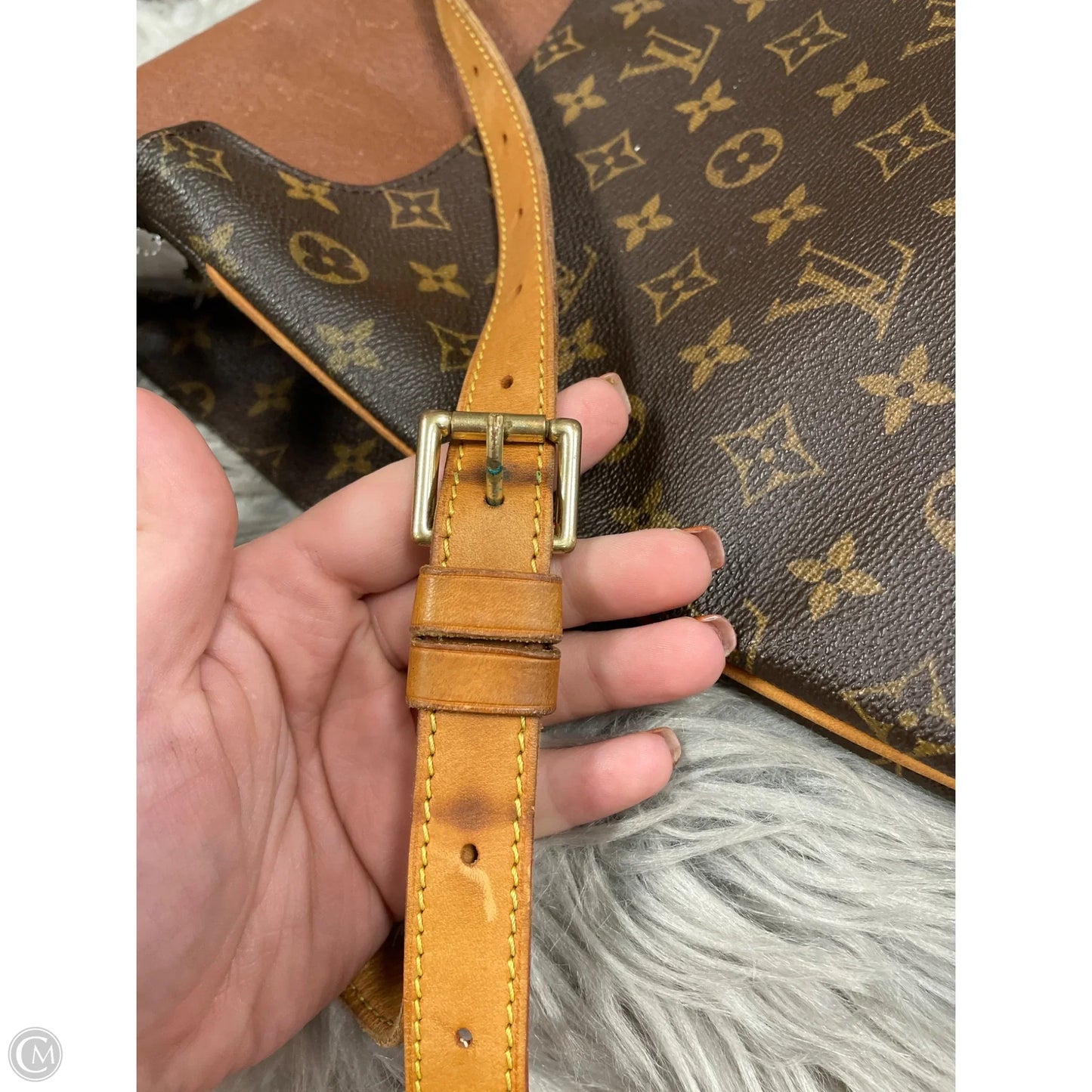 Handbag Luxury Designer By Louis Vuitton, Size: Medium