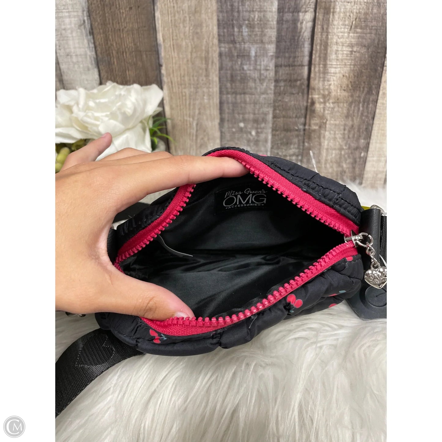 Crossbody By Cme, Size: Small