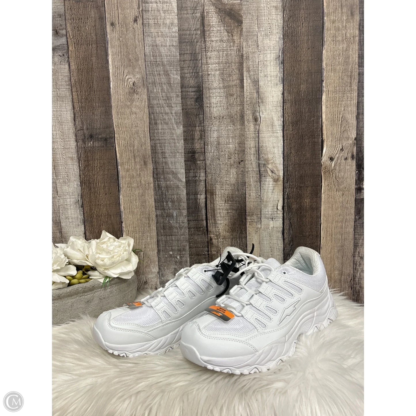 Shoes Athletic By Avia In White, Size: 12