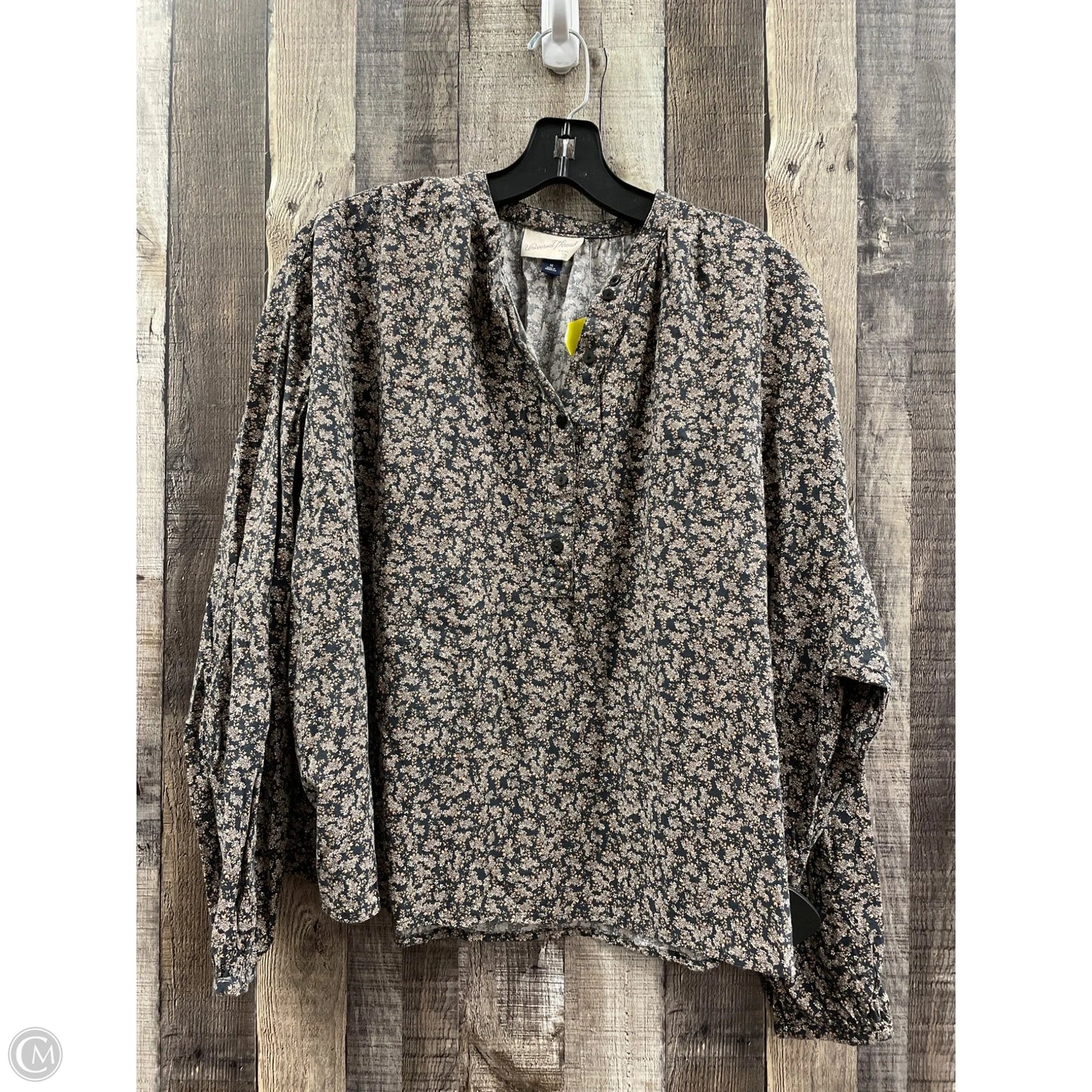 Top Long Sleeve By Universal Thread In Multi-colored, Size: M