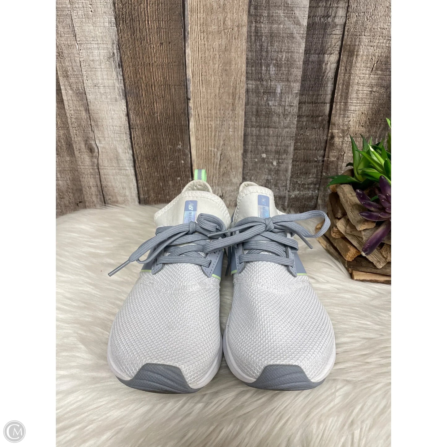 Shoes Athletic By New Balance In White, Size: 7.5