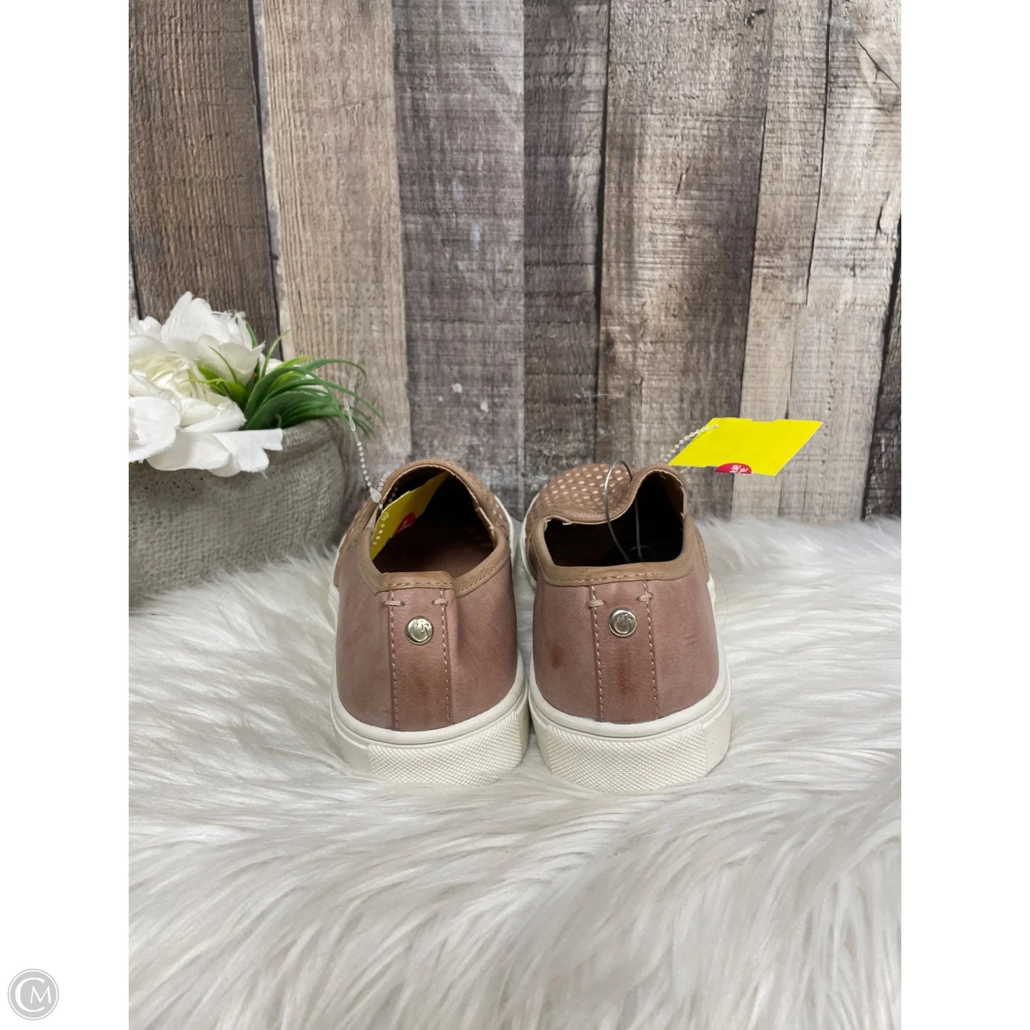 Shoes Flats By Gloria Vanderbilt In Tan, Size: 8.5