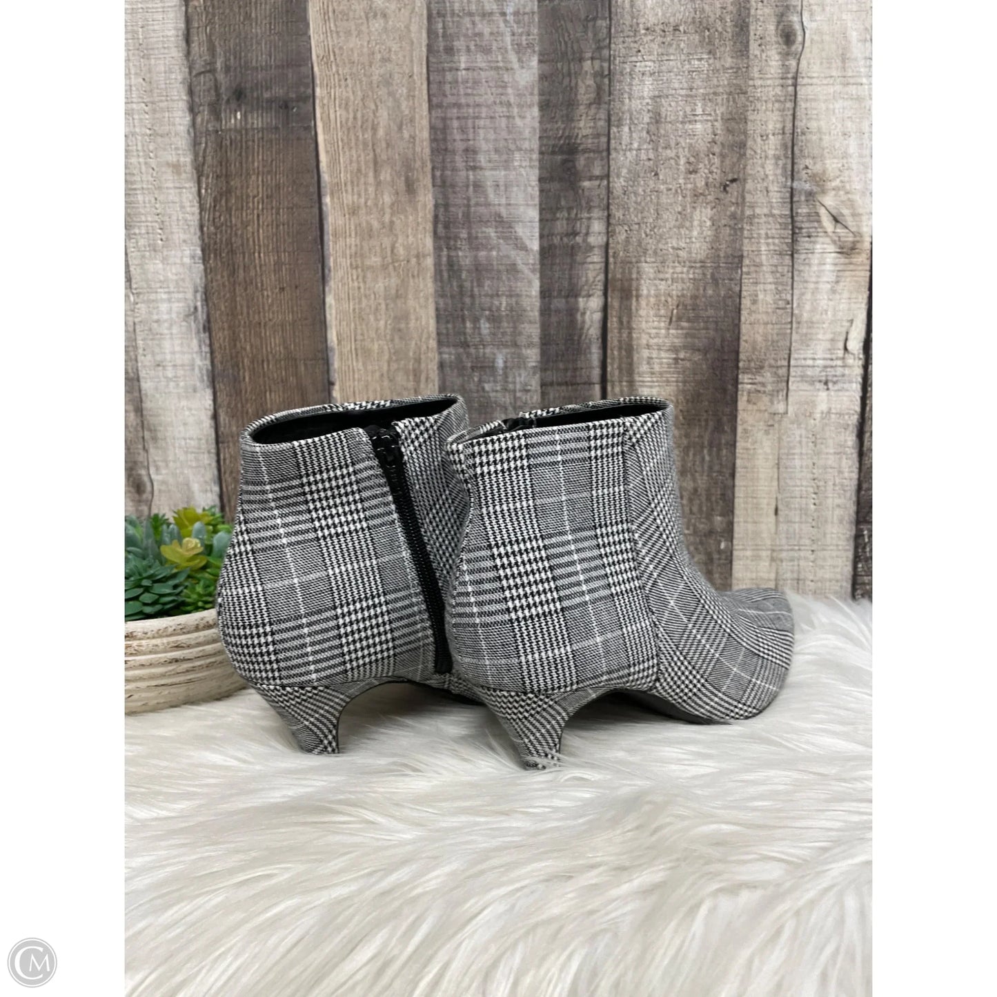 Boots Ankle Heels By Simply Vera In Plaid Pattern, Size: 7